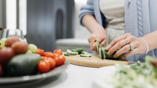 Akcesoria do gotowania – praktyczne wyposażenie, które ułatwia codzienne przygotowywanie posiłków
