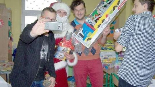 Akcja #dajemyradosclublin. 700 kg zabawek dla dzieci