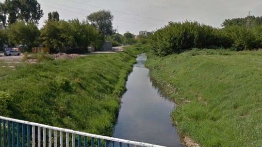 Akcja strażaków. Co płynęło w Czerniejówce?