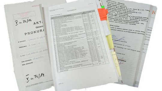 Akta afery taśmowej trafiły do internetu. Co zeznał kelner z Ryk?