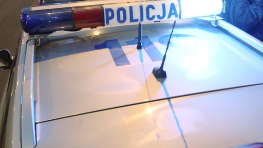 Al. Andersa: Rozbili samochód na latarni i uciekli