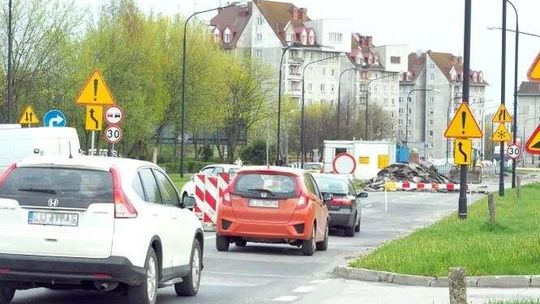 Al. Kompozytorów Polskich: Już zaczyna znikać wiadukt. Drogowego dramatu nie było