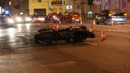 Al. Racławickie: Pieszy potrącony przez motocyklistę (zdjęcia)