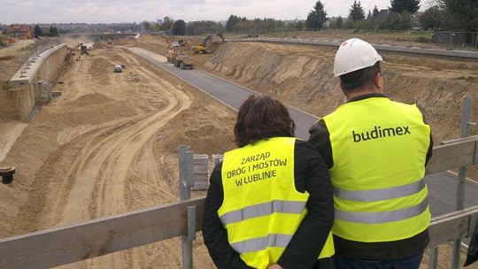 Al. Solidarności: Dwa wiadukty na ukończeniu