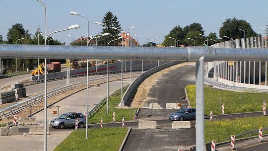 Al. Solidarności na finiszu. Będą zmiany organizacji ruchu