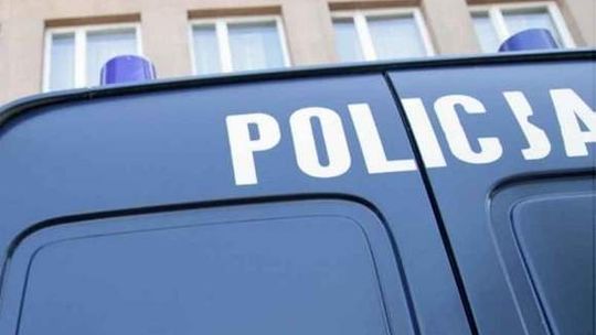 Al. Solidarności: Pocisk artylerysjki przy dwupasmówce