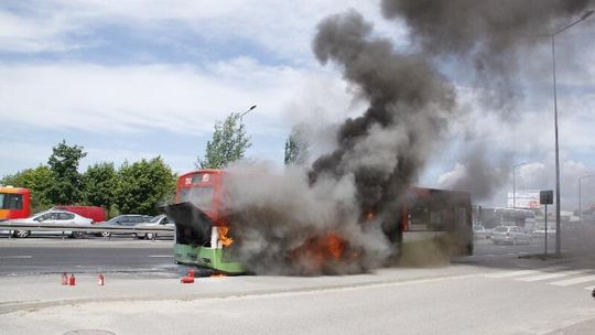 Al. Spółdzielczości Pracy: Pożar autobusu MPK w Lublinie