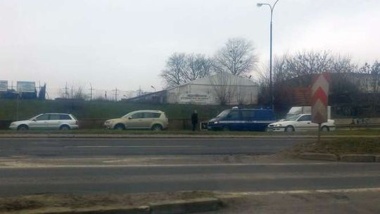 Al. Witosa: Zderzenie dwóch aut. Kierowca miał 2,5 promila