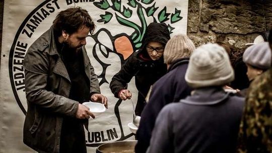 Alarm 24: Jedzenie zamiast bomb. Niezwykła jadłodajnia na Starym Mieście