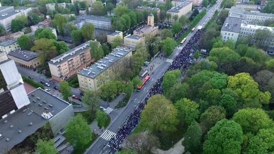 Alarm 24: Korowód studencki z lotu ptaka (zdjęcia)