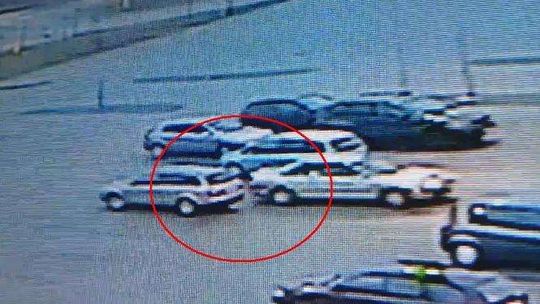 Alarm 24: Uszkodził samochód i uciekł. Wszystko nagrał monitoring