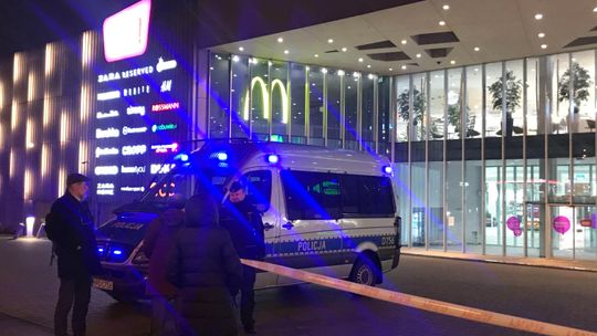 Alarm bombowy w Lublinie. Służby pracują w trzech galeriach handlowych [zdjęcia]