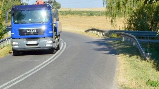 Alarm24: Droga powstała, ale potrzebny jest chodnik