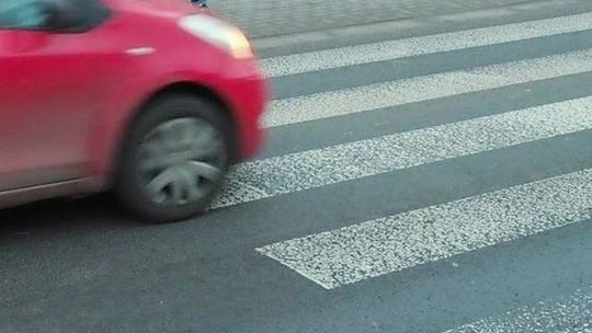 Alarm24: Na przejście trzeba czekać kilka zmian świateł