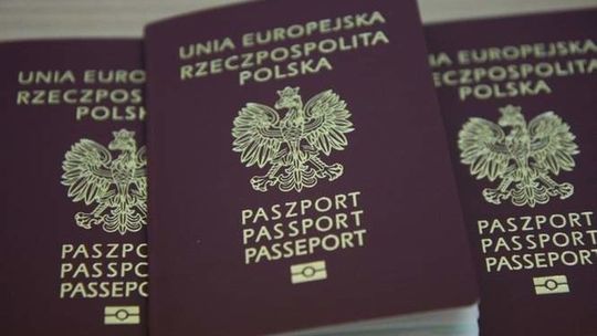 Alarm24: Po paszport w kolejce