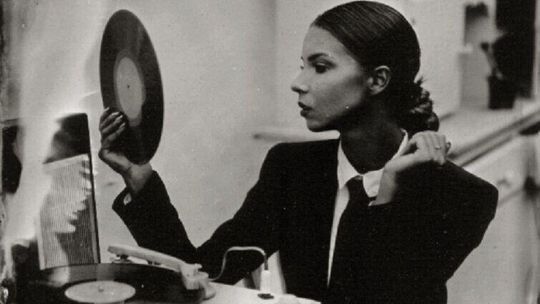 Alchemia i zdjęcia. Zaproszenie na wernisaż do Ratusza