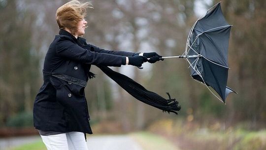 Ale wieje! Wiatr nie odpuszcza 