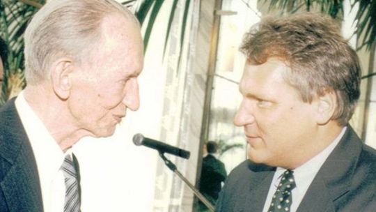 Aleksander Kwaśniewski wzywa USA do akcji edukacyjnej na temat obozów zagłady
