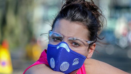 Alergolog: nieżyt nosa dużo częściej jednym z pierwszych objawów COVID-19