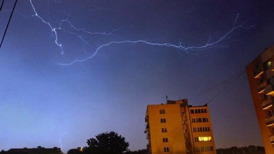 Alert IMGW. Nad lubelskie nadchodzą potężne burze