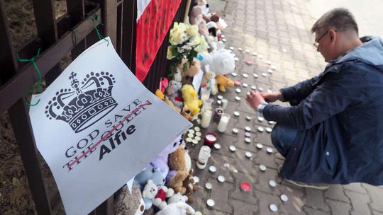 Alfie Evans nie żyje. Chłopiec zmarł w nocy