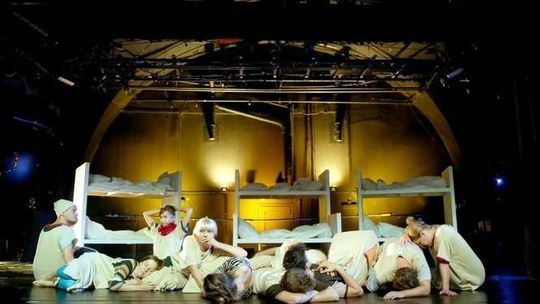 Alicja tańczy, kolory czarują. Premiery w Teatrze Andersena