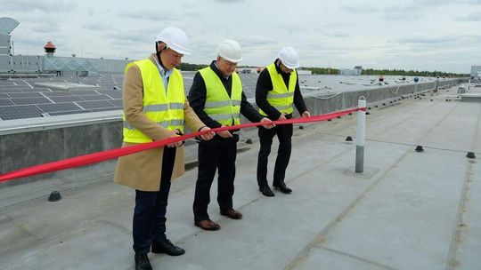 Aliplast pochwalił się największą klejoną instalacją fotowoltaiczną w Polsce 