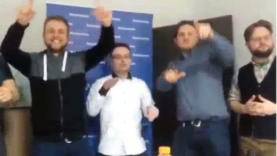 Alkohol i tańce w biurze Nowoczesnej? Wyciekło nagranie, co na to władze partii?