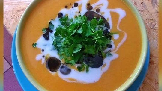 Ambaras. Zupy i kanapki że ho ho!