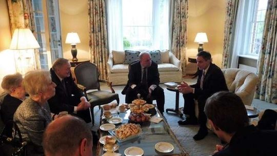 Ambasador Paul Jones gościł rodzinę i Towarzystwo Jana Karskiego