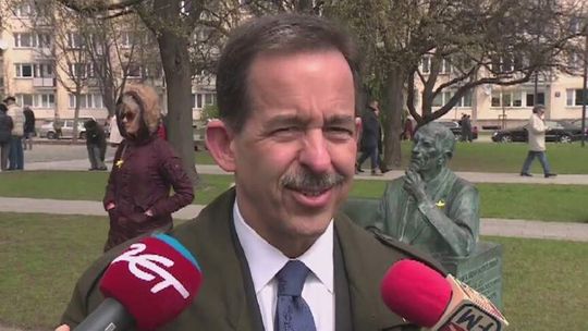 Ambasador USA: Sugestie, że Polska była odpowiedzialna za Holokaust są błędne i obraźliwe