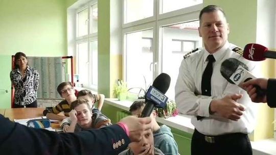 Amerykańscy żołnierze w polskiej szkole. Uczą się języka