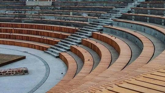 Amfiteatr po przebudowie. Na otwarcie poczekamy [zdjęcia] 