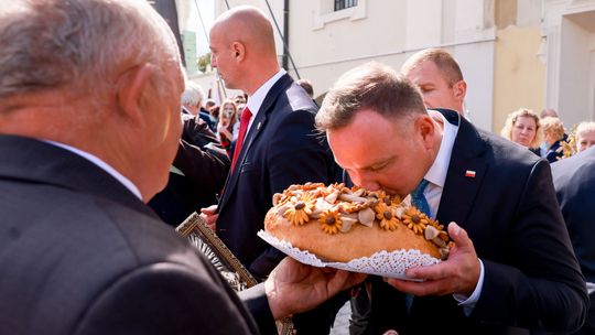 Andrzej Duda do rolników o pustych półkach w sklepach: „błyskawicznie zapełniały się na powrót produktami”