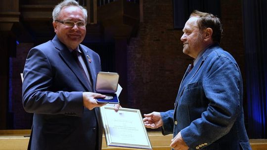 Andrzej Poczobut i Zbigniew Wojciechowski uhonorowani Medalem 75-lecia Misji Jana Karskiego