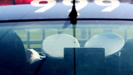 Ani przesłuchania, ani wypowiedzenia. Dzielnicowy wciąż chory