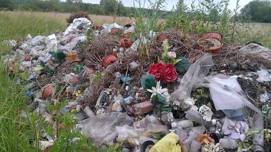 Annopol: Porządki były jesienią, śmiecie doczekały lata