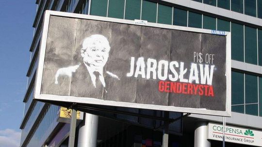 "Antoni niezły agent". Kontrowersyjne plakaty z posłami PiS na ulicach Lublina