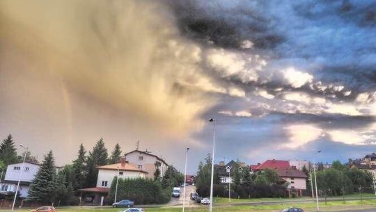 Aplikacja O!strzegator. Testują system ostrzegania drogowego i pogodowego