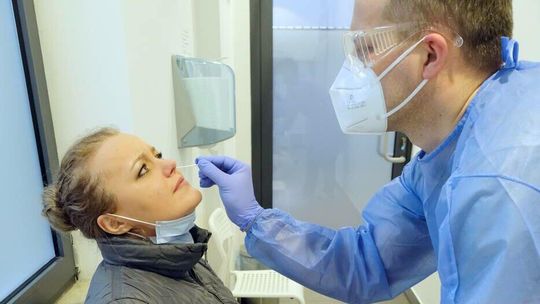 Apteka w Lublinie. Chętnych mnóstwo, ale testować nie można