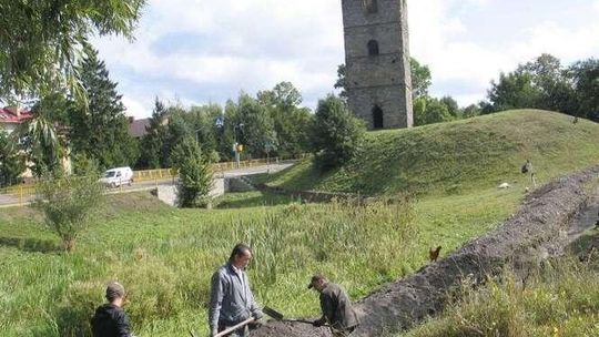 Archeolodzy pod wieżą w Stołpiu. Gmina szuka pieniędzy