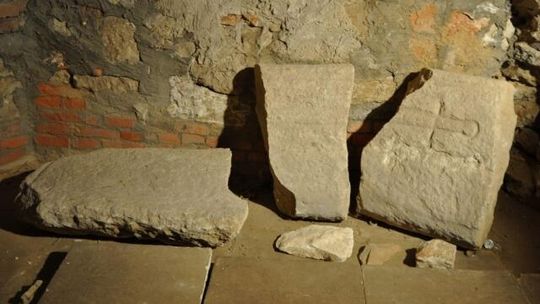 Archeolog z Lublina odkrył nagrobki rycerzy z wypraw krzyżowych (zdjęcia)