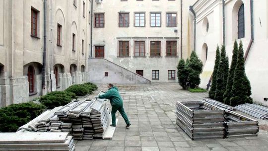 Archiwum Państwowe odnawia dziedziniec