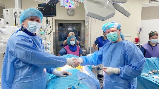 Zespół Uniwersyteckiego Centrum Kardiologii i Kardiochirurgii USK Nr 4 w Lublinie po pierwszej implantacji systemu EV-ICD.