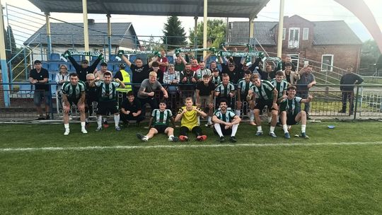 Astra Leśniowice wygrała i czeka już na baraż