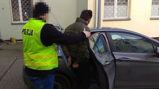 Atak na kobietę w Białej Podlaskiej. Stała przy przystanku, nagle poczuła rozpylony gaz