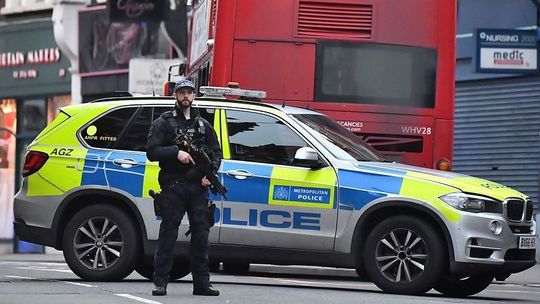Atak w centrum Londynu. Kilka osób zostało pchniętych nożem