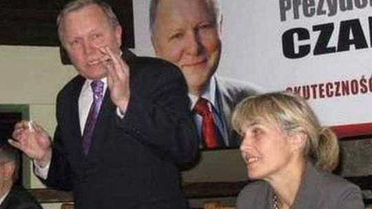 Atak wandali na plakat wyborczy prezydenta