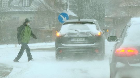 Atak zimy w Lublinie. Bardzo trudne warunki jazdy. Problemy z komunikacją