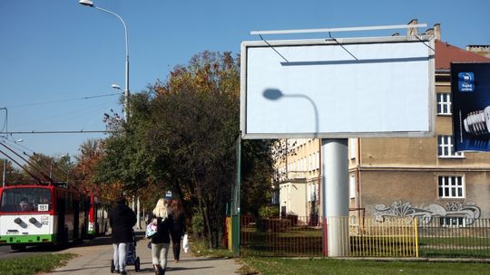 Ateistyczny billboard zniknął sprzed szkoły. Dyrektor przeprasza